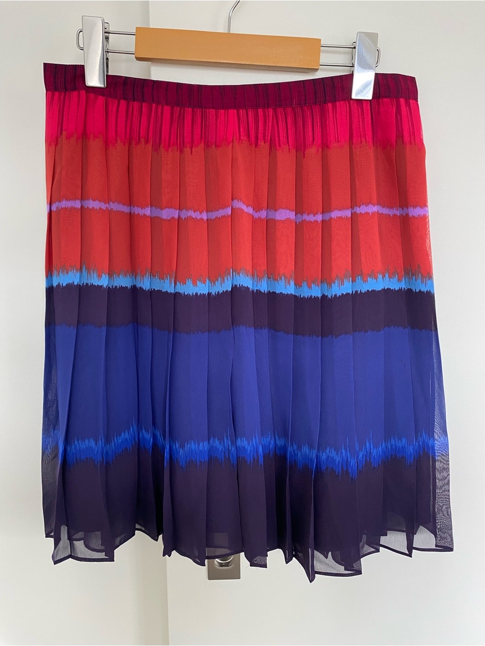 Pleated Chiffon Midi Skirt m
